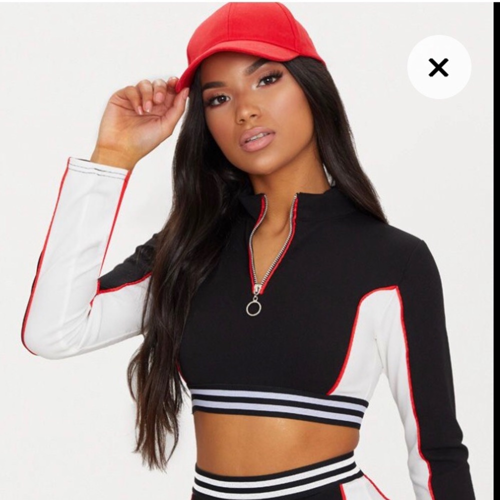 💜PrettyLittleThing Black Motocross Crop Top